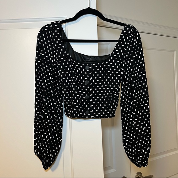 Nobody’s Child Black Square Neck Long Bell Sleeve Crop Top - Picture 5 of 6